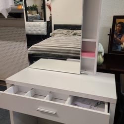 White Vanity With Lot Of Storage And Drawers 