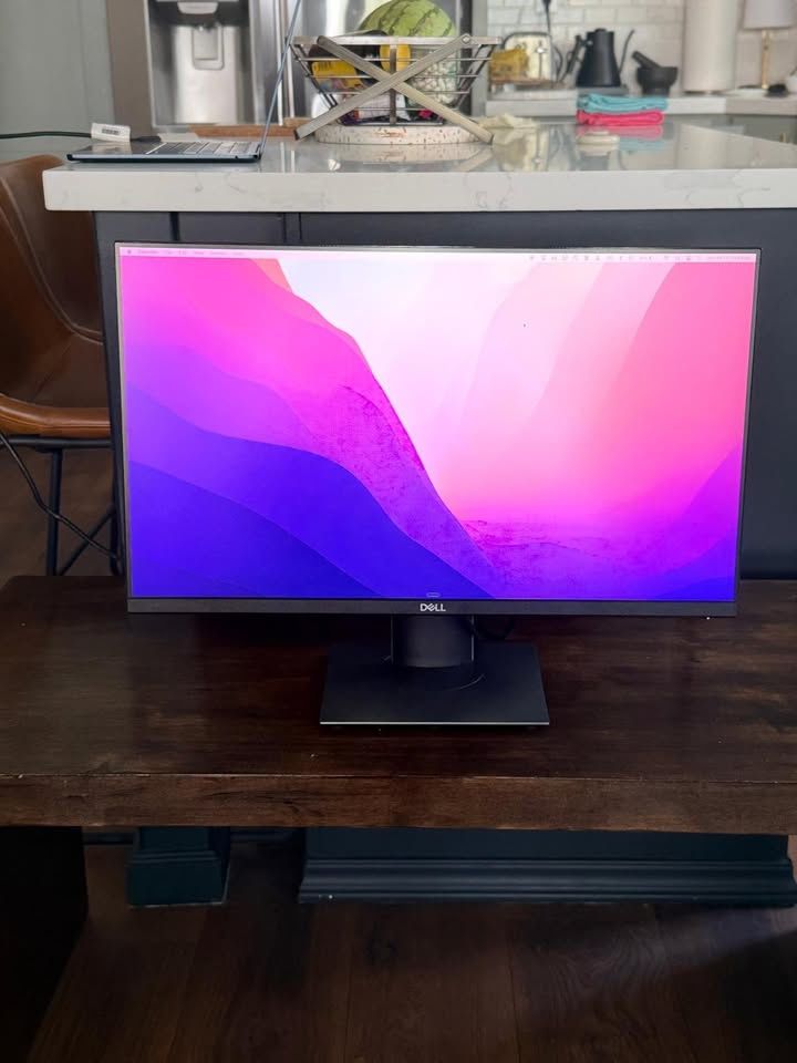 Dell P2419H 24" Monitor – Excellent Condition