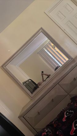 dresser w mirror