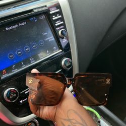 LV Sunglasses Real I Paid 580 