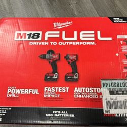 Milwuaklee Drill Kit M18