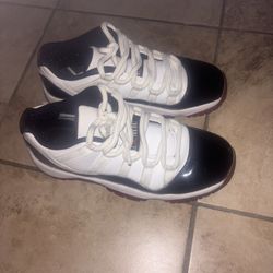 Jorden 11 lows concord bred
