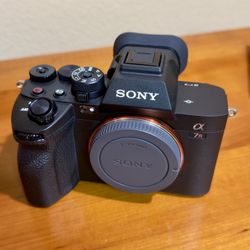 Sony A7R V Full Frame 61 Megapixel Camera w/Protection Warranty 