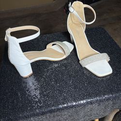 Ladies white ankle strap sandals with bling size 8.5