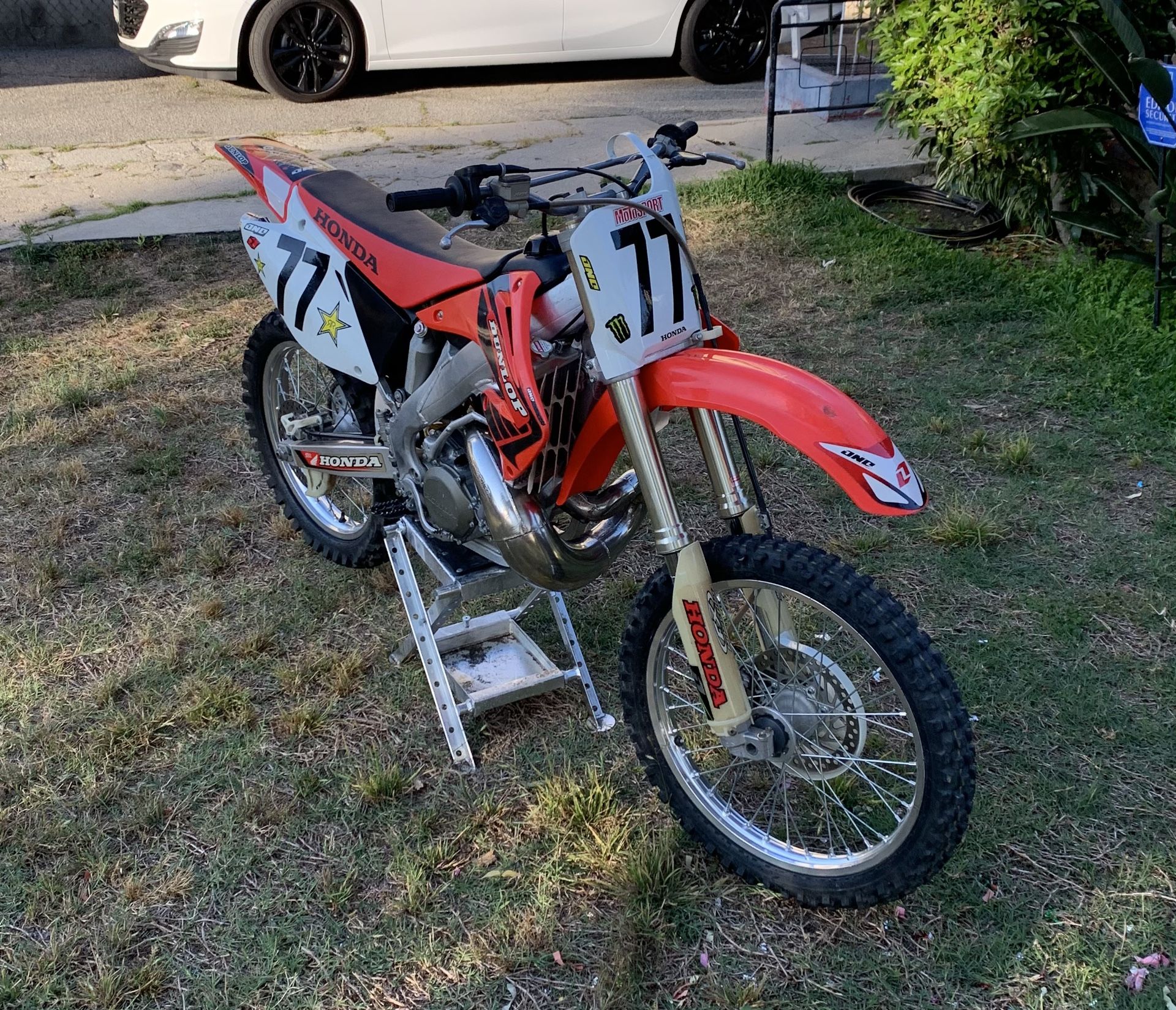 2002 HONDA CR250 Dirt Bike (Green Sticker) for Sale in Los Angeles, CA