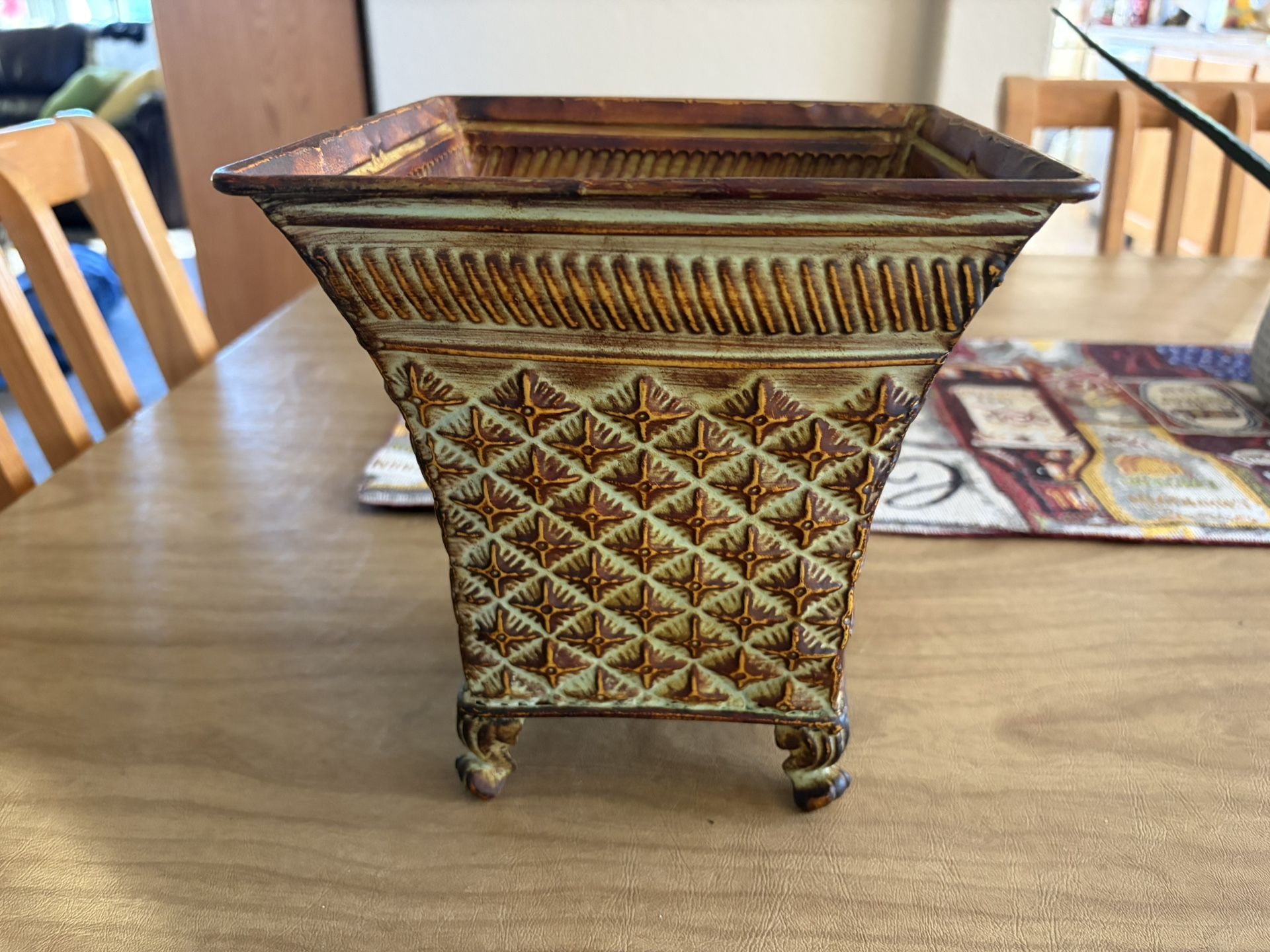 Distressed Copper/Brass? Planter/Vase Decor
