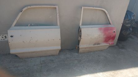 64,63 rear doors for a four door wagon. Rust free with the regulator glass, hengace and no dents.