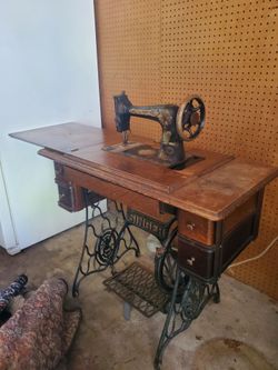Vintage Singer Sewing Machine Table