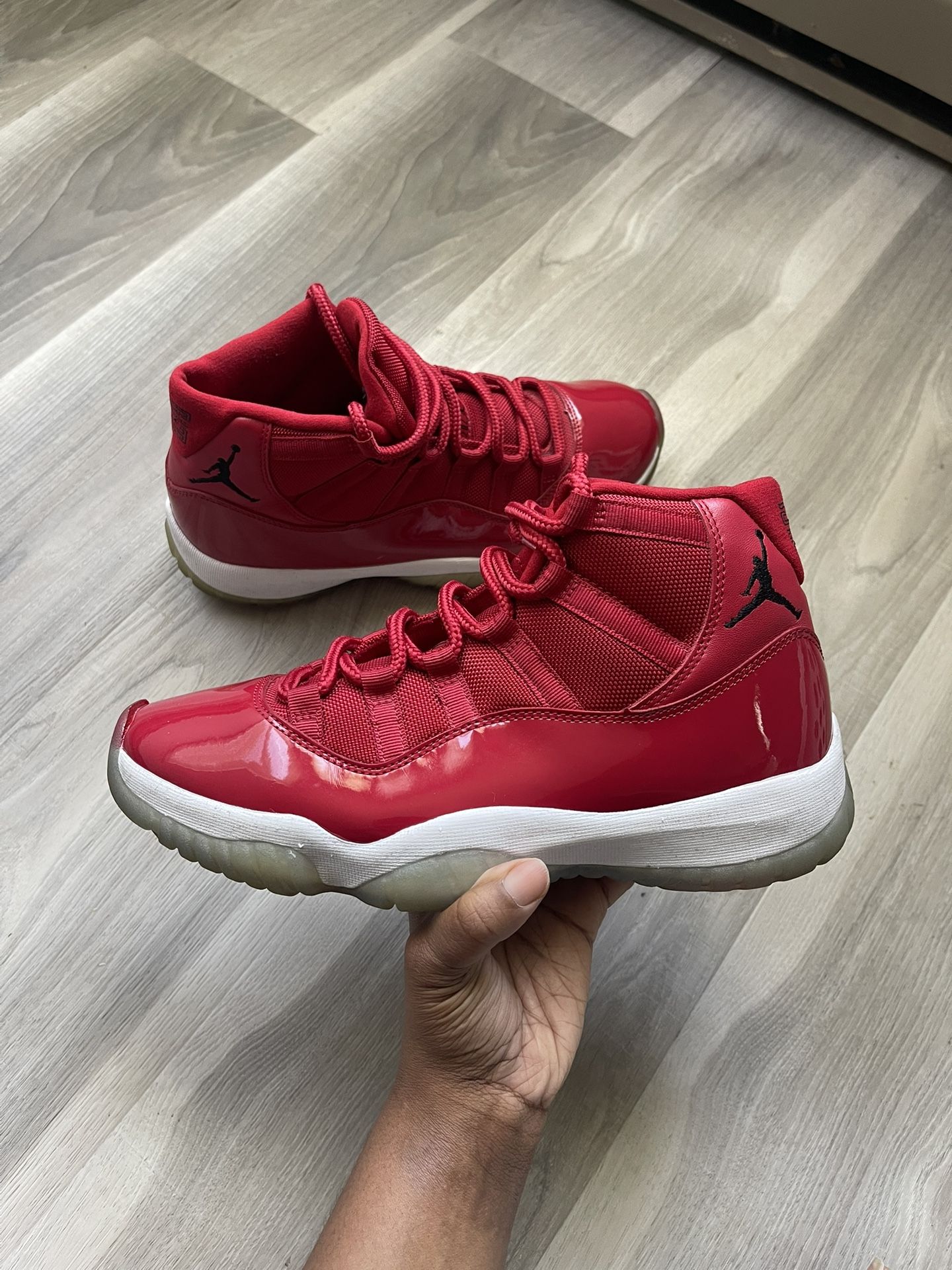 Jordan Retro 11 “ Win Like 96” Size 9