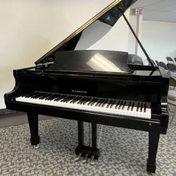 Samick Baby Grand