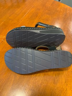 Summer sandals size 7