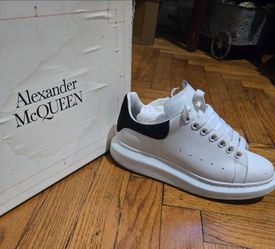 Hermoso teni Alexander Mc QUEEN