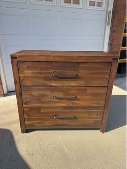 three drawer dresser