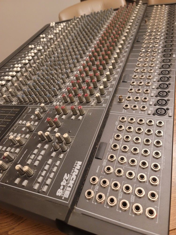 Mackie 24.8 24-Channel 8-Bus Mixing Console