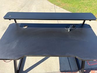 Gaming desk