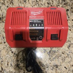 Milwaukee M18 Volt Rapid Charger Dual Bay 