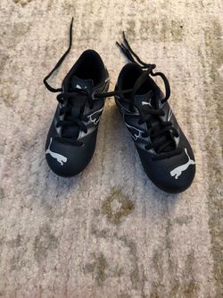 Puma soccer cleats - size 10K