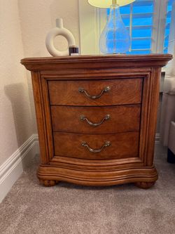 Title: Beautiful 3-Drawer Wood Nightstand / Bedside Chest – 30” Wide