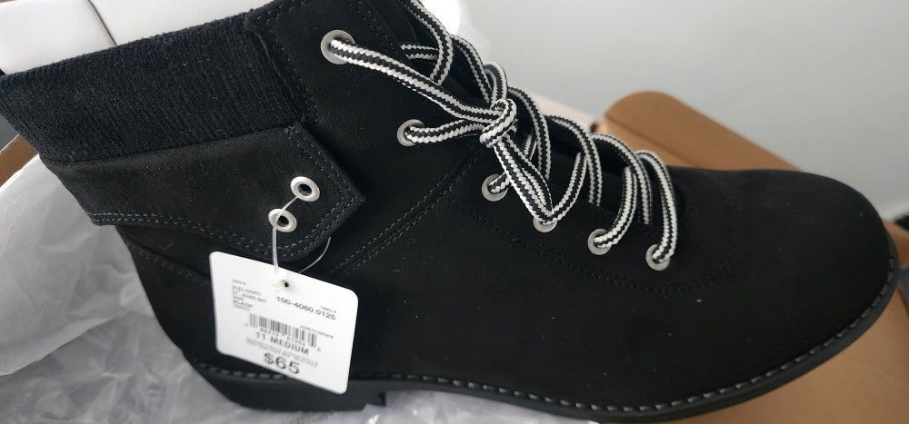 Women's Boots Size 11M New