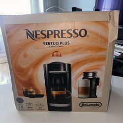 Nespresso Coffee Machine Vertuo Plus and Aerochino 3