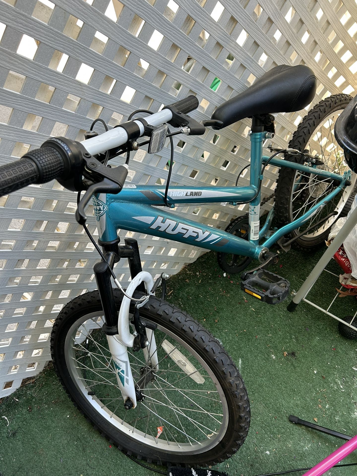 Huffy Highland mountain bike 20 for Sale in Los Angeles CA OfferUp