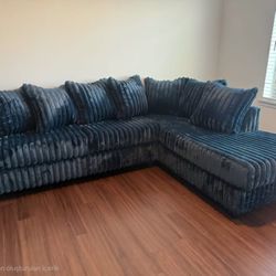 Midnight-Madness Onyx 2-Piece Left-Arm Facing Sectional Sofa With Chaise
Ashley Furniture$10 Down Payment And Financing Available