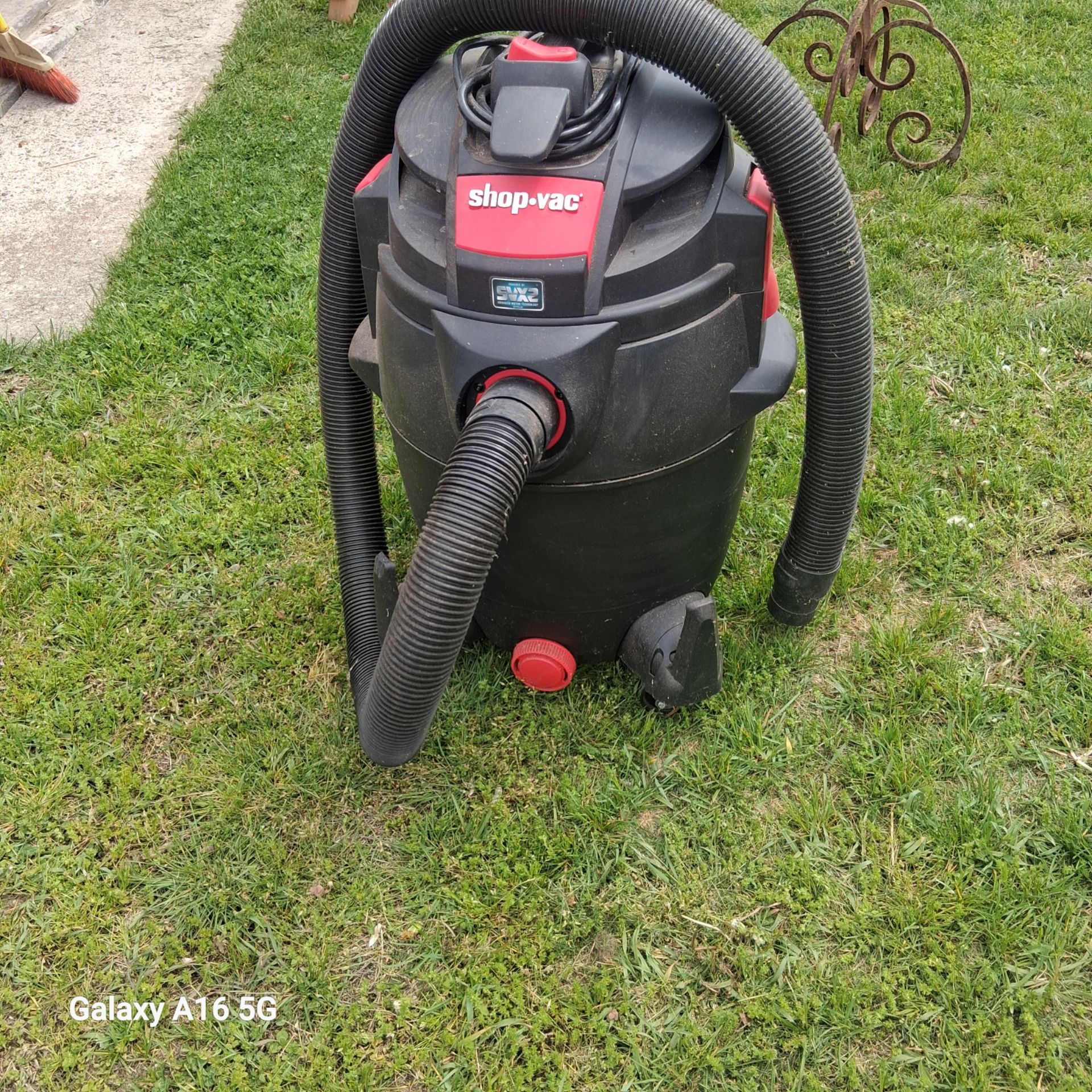 SHOP VACUUM