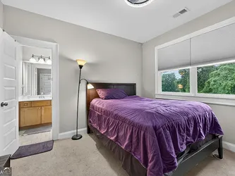 Wood bedframe Queen w/FREE boxspring