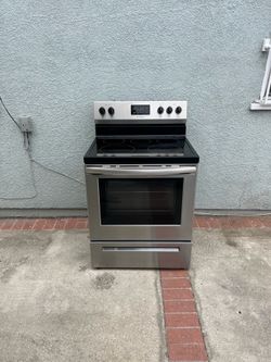 Stove Frigidaire electric 220v