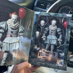 Pennywise The Clown IT NECA COLLECTIBLE 