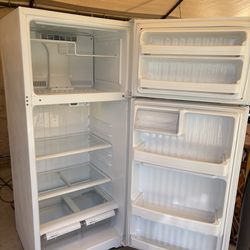 GE fridge everything works well