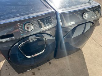 SAMSUNG BLACK FRONT LOAD WASHER AND ELECTRIC DRYER SET