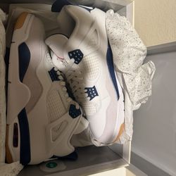Jordan 4s