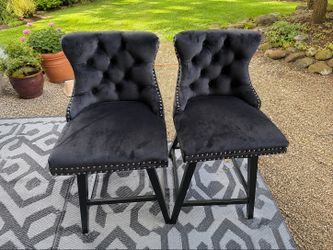 2pc 30in” Bar height Bar Stools, Black Velvet with solid wood legs