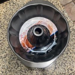 Fluted Cake pan