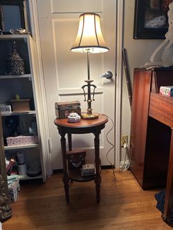 Vintage solid wood side table with beautiful brass sweet little lamp