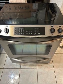 Frigidaire electric stove range 30”