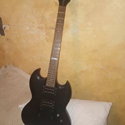 Electric Guitar Viper-50 Needs Strings $40