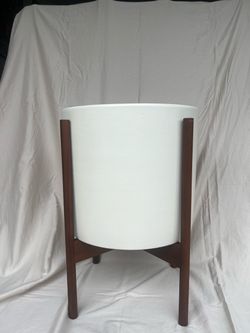 Modernica Case Study ceramic planter and stand