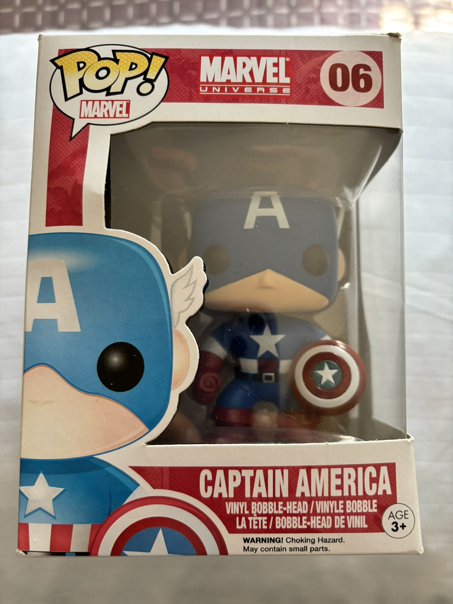 Funko POP Marvel: Captain America Action Figure Bobblehead - Captain America #06