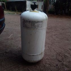 30 Lb Full Propane Tank 