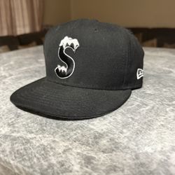 Supreme Hat New Era