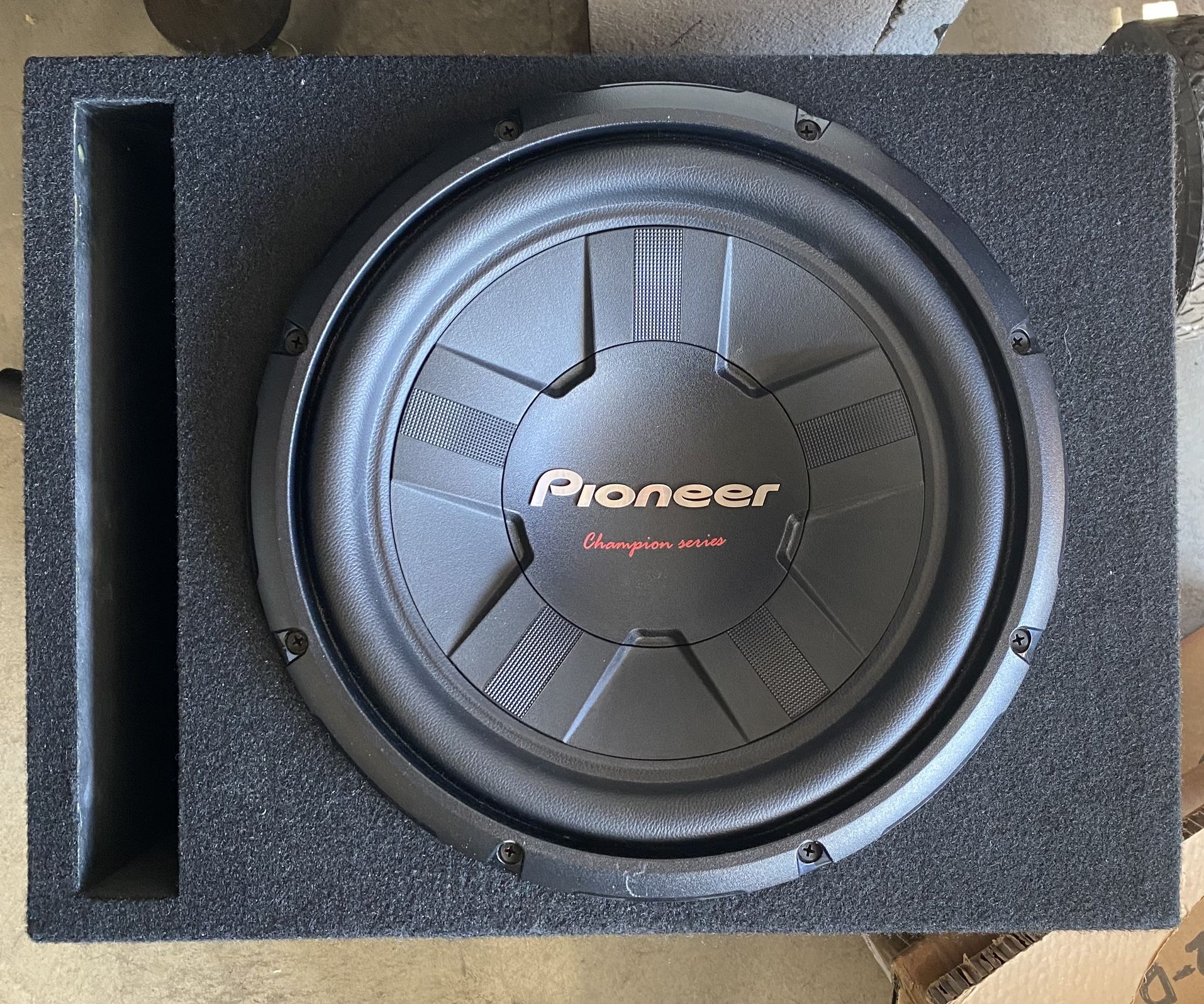 Pioneer 10” TS-W312D4 subwoofer