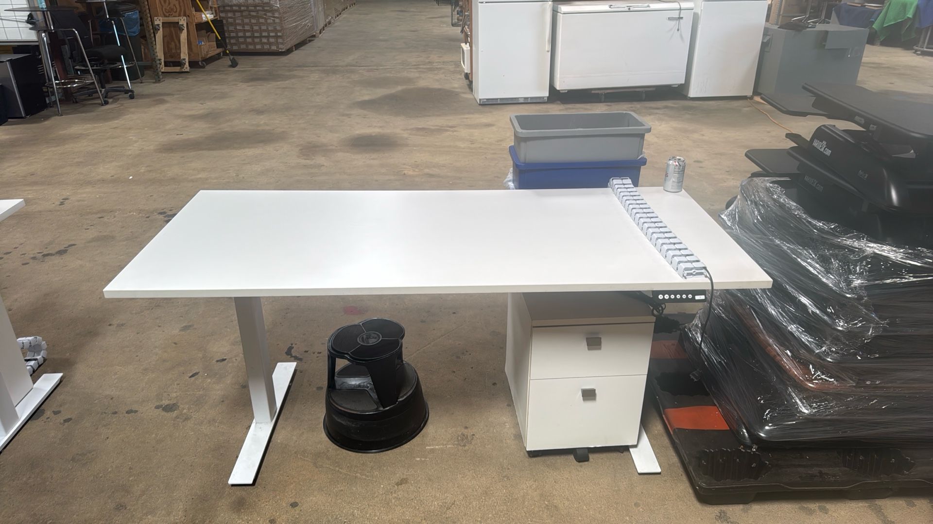 Self Rising Desk