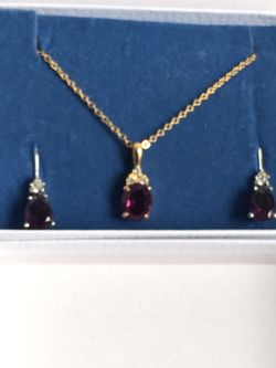 BEAUTIFUL LADIES NECKLACE EARRINGS SET