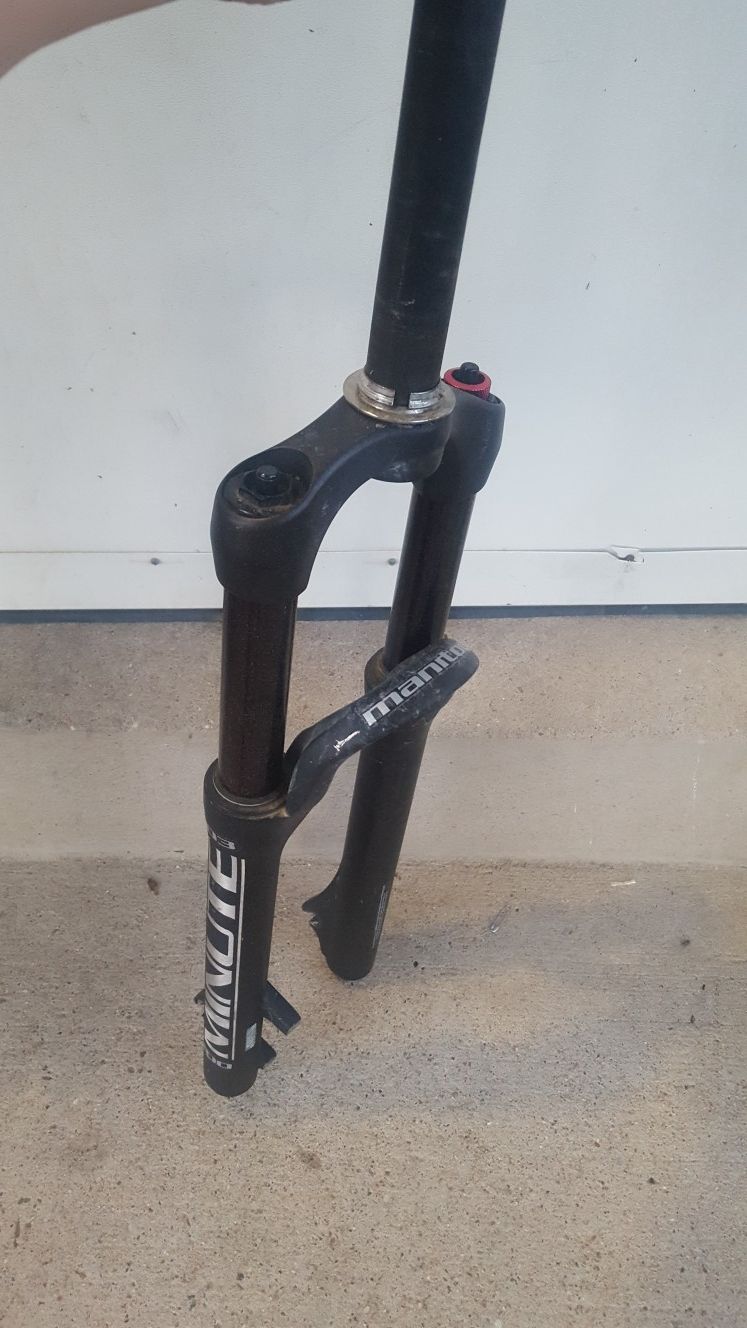 Manitou Minute SPV Evolve Front suspension