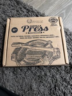 Victoria 8” Cast Iron Tortilla Press and Pataconera Tortillera Empanadas Maker