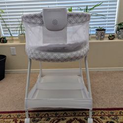 Delta Children's Bassinet 