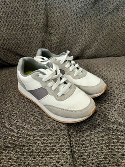 Kids Shoes (size 2)