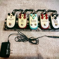 Guitar Pedal Board With 5 Pedals/Billionaire Series by Danelectro